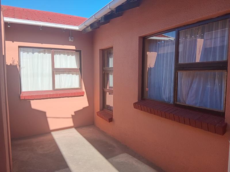 1 Bedroom Property for Sale in Grahamstown Eastern Cape